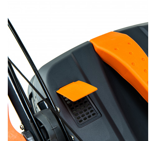 Газонокосарка бенз. LM48, 5к.с., ширина захвату 48см, висота скош. 30-80мм, травозбірник 70л, несамохідна