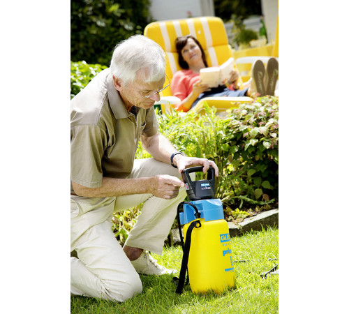 Обприскувач ручний 5л AutoPump Set потужний нагніт. насос, працює від станд. батарейок 8*1,5В пальч./АА